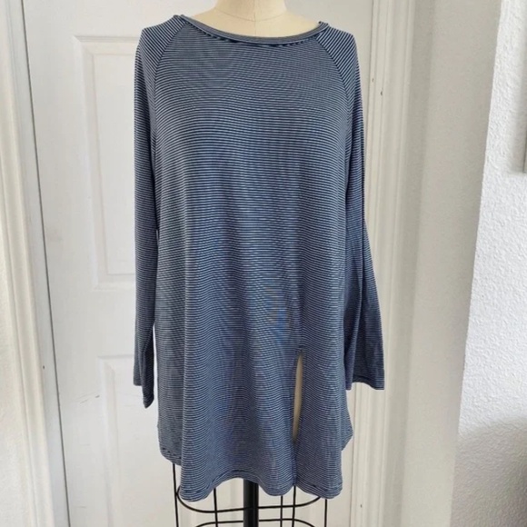 Navy & White Striped Long Sleeve Tunic Tie Front Athleisure Performance Top - Picture 13 of 15